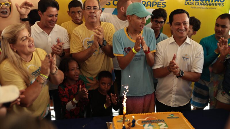 Mano Medeiros celebra aniversário do Jaboatão em evento cívico e com crianças no Lazer sem Barreiras