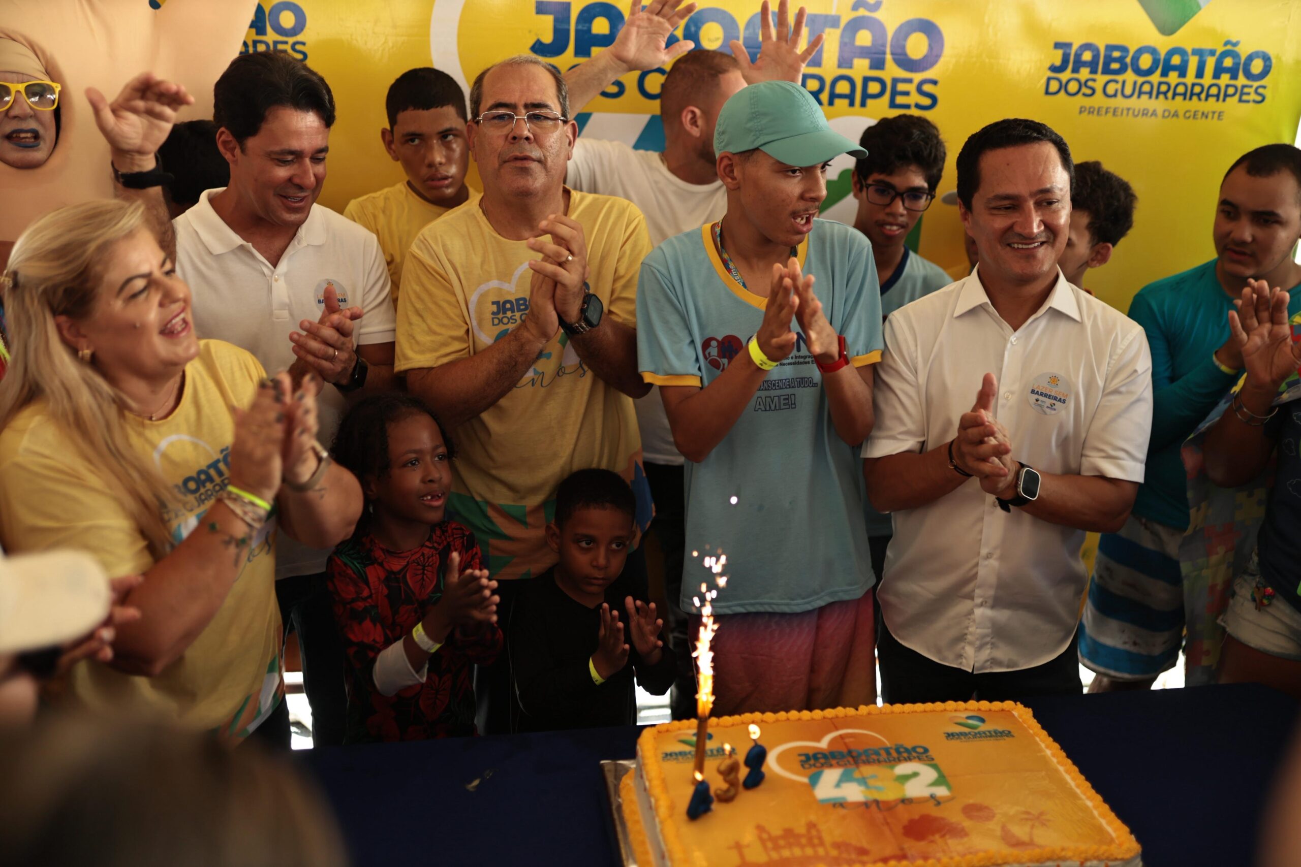 Mano Medeiros celebra aniversário do Jaboatão em evento cívico e com crianças no Lazer sem Barreiras