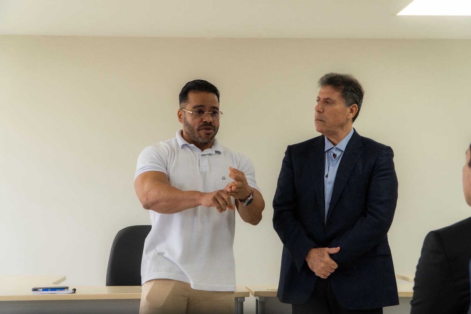 Título – União de Forças no Cabo: Segurança Pública urgente é tema central em reunião no Fórum