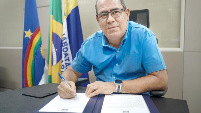 Mano Medeiros concede aumento de 6,27% aos profissionais de Educação e piso salarial dos professores do Jaboatão supera a média nacional
