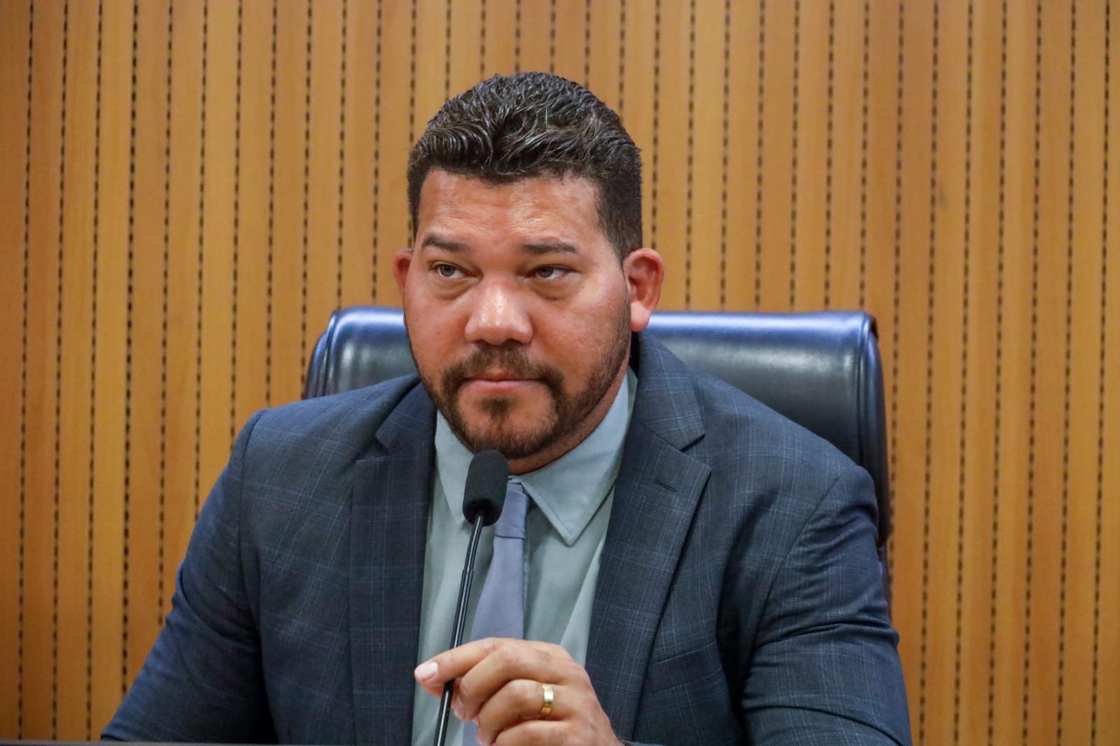 Deputado Estadual Abimael Santos fiscaliza IML de Palmares após denúncias de abandono