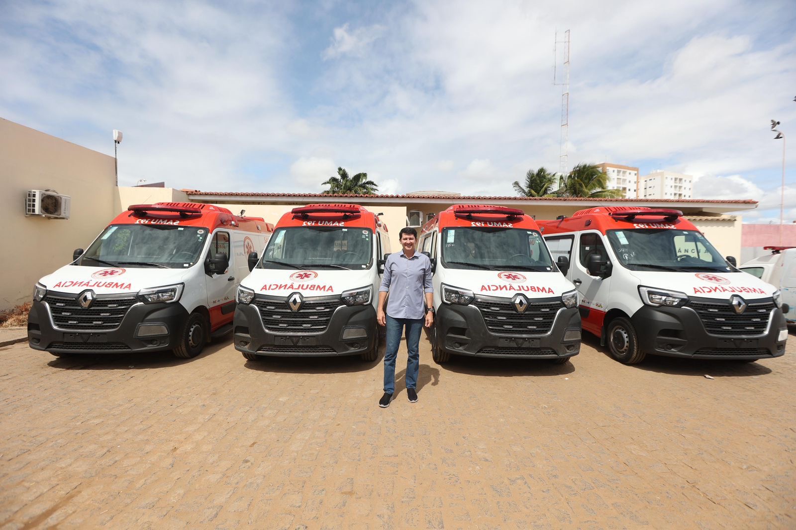 Prefeitura de Petrolina renova frota do SAMU com quatro ambulâncias