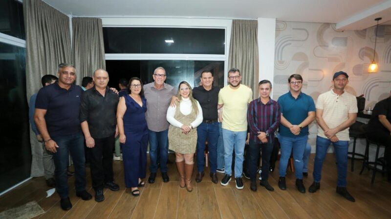 Prefeito Eduardo Lira, vice e vereadores de Cupira declaram apoio a Gabriel e Álvaro Porto
