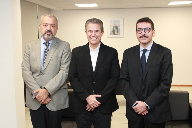 Ministro André de Paula recebe Memorando de Entendimento da Subsecretaria de Pesca e Aquicultura do Chile