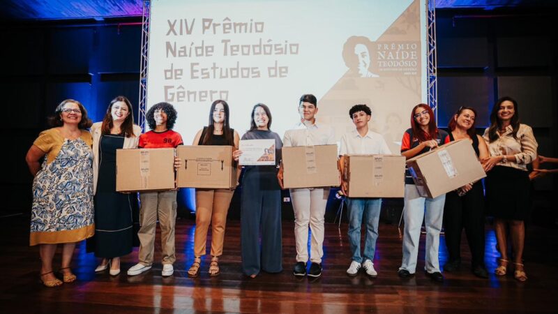 Governadora Raquel Lyra reforça compromisso com equidade de gênero na entrega do Prêmio Naíde Teodósio