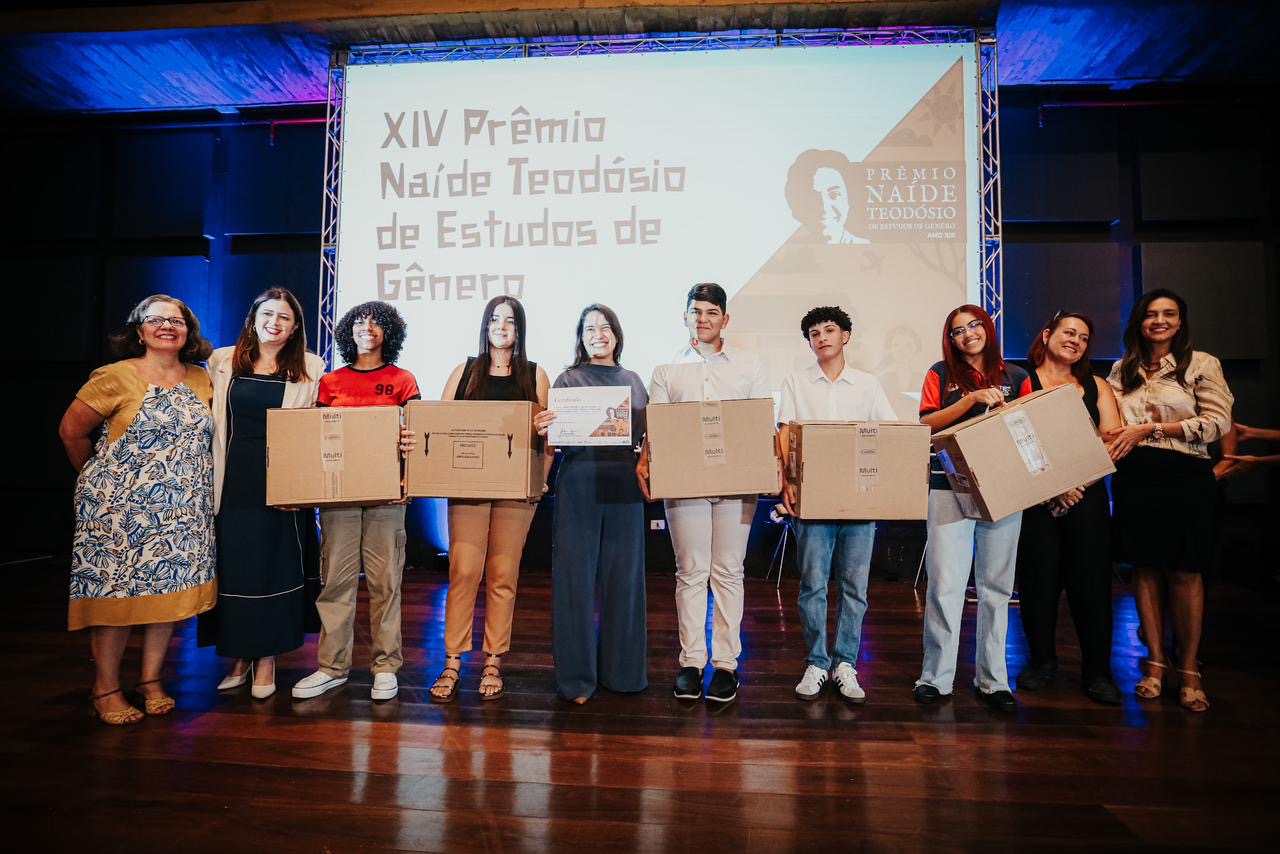 Governadora Raquel Lyra reforça compromisso com equidade de gênero na entrega do Prêmio Naíde Teodósio