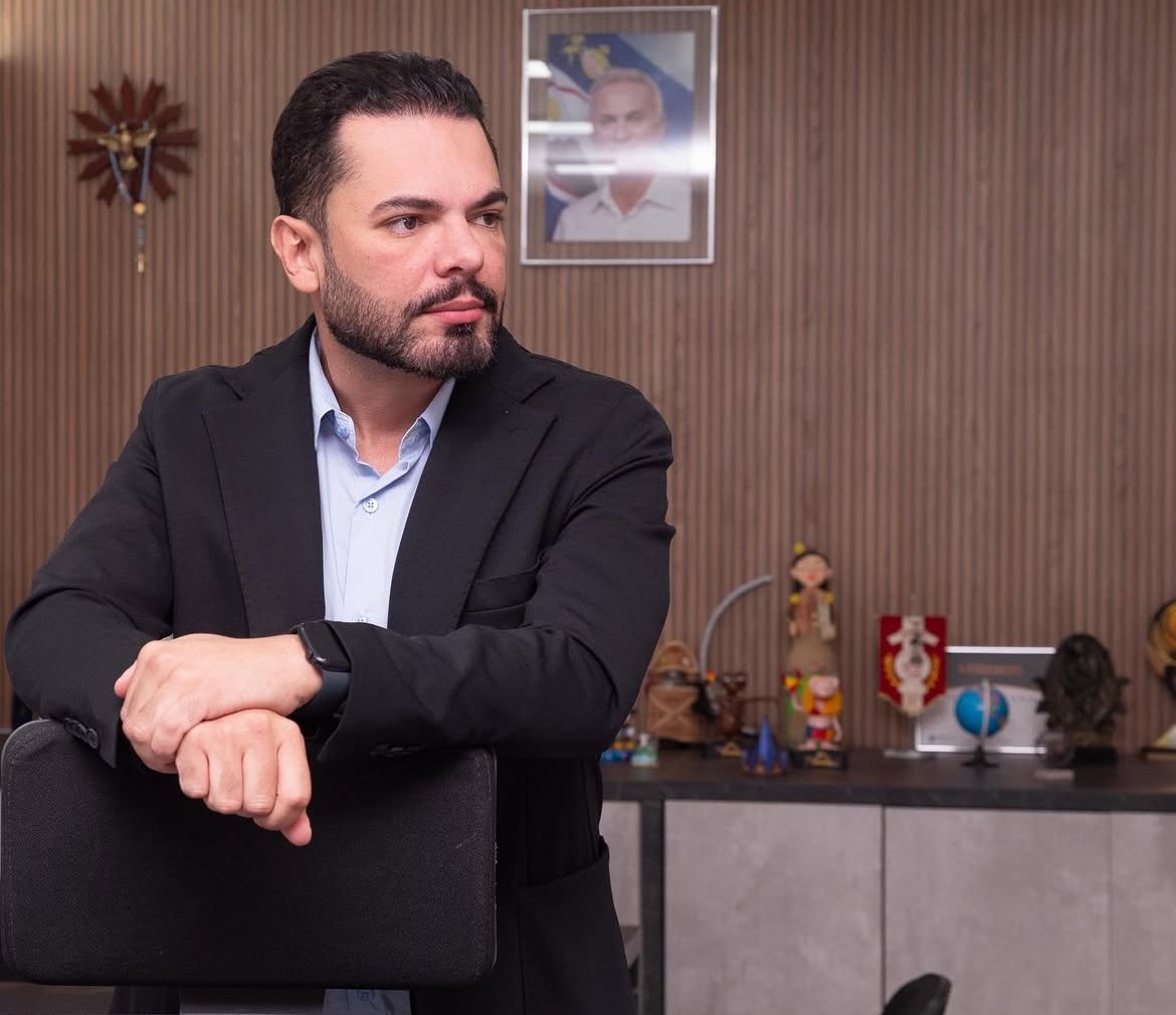 Vitória: Alex Vasconcelos segue firme com o legado de pouca conversa e muito trabalho à frente da secretaria de Saúde