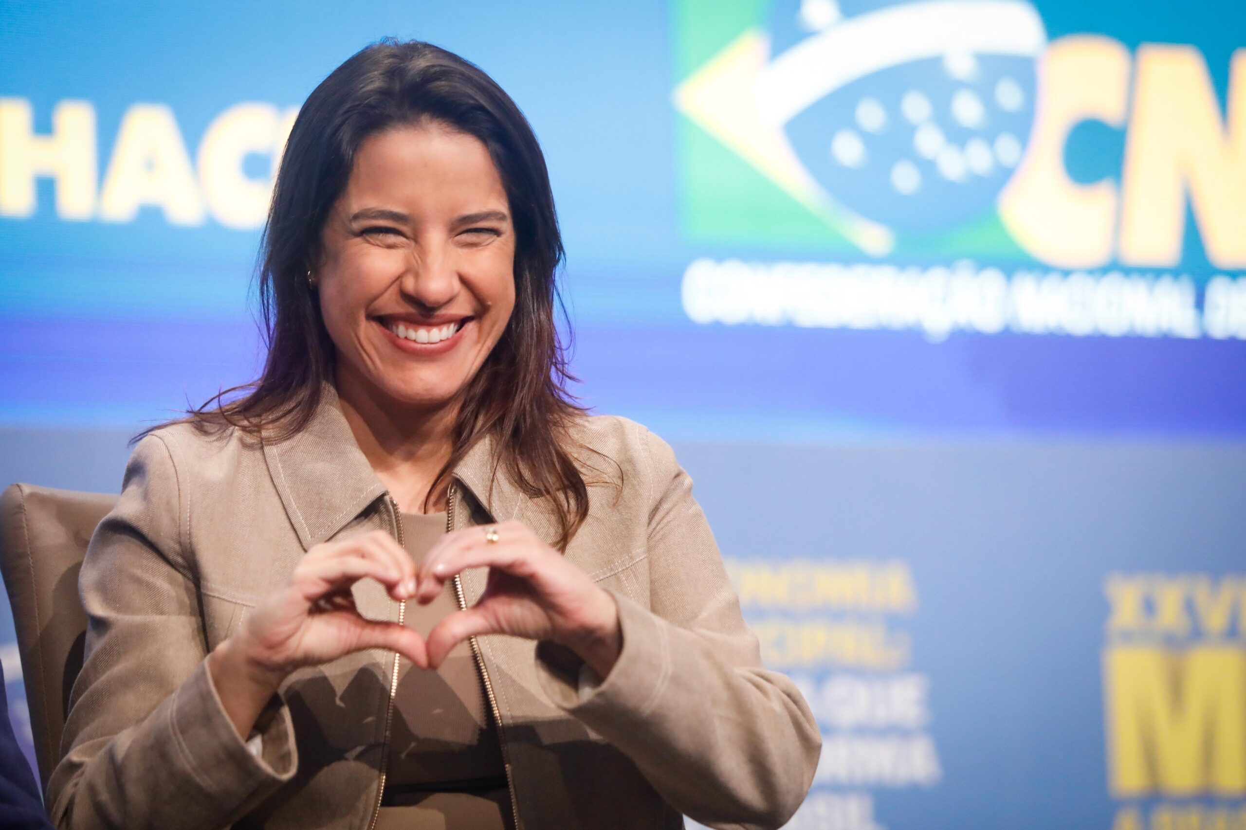 Governadora Raquel Lyra representa governadores do Norte e Nordeste e defende o fortalecimento dos municípios na Marcha dos Prefeitos
