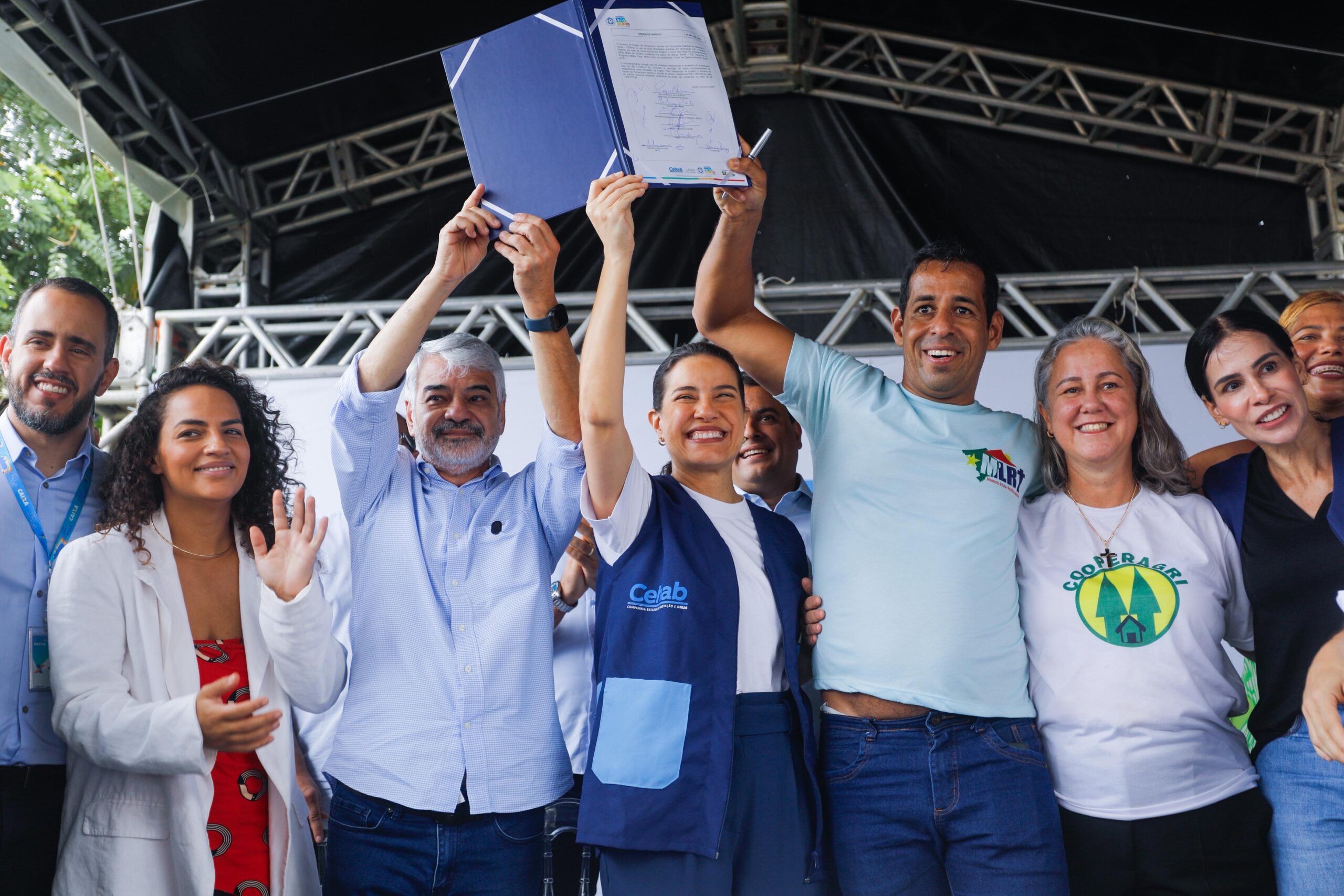 Governo de Pernambuco beneficia famílias com novo conjunto habitacional no Recife
