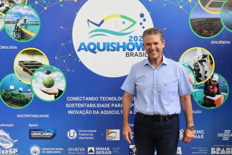 Ministro André de Paula visita a Aquishow 2025, em Uberlândia (MG)