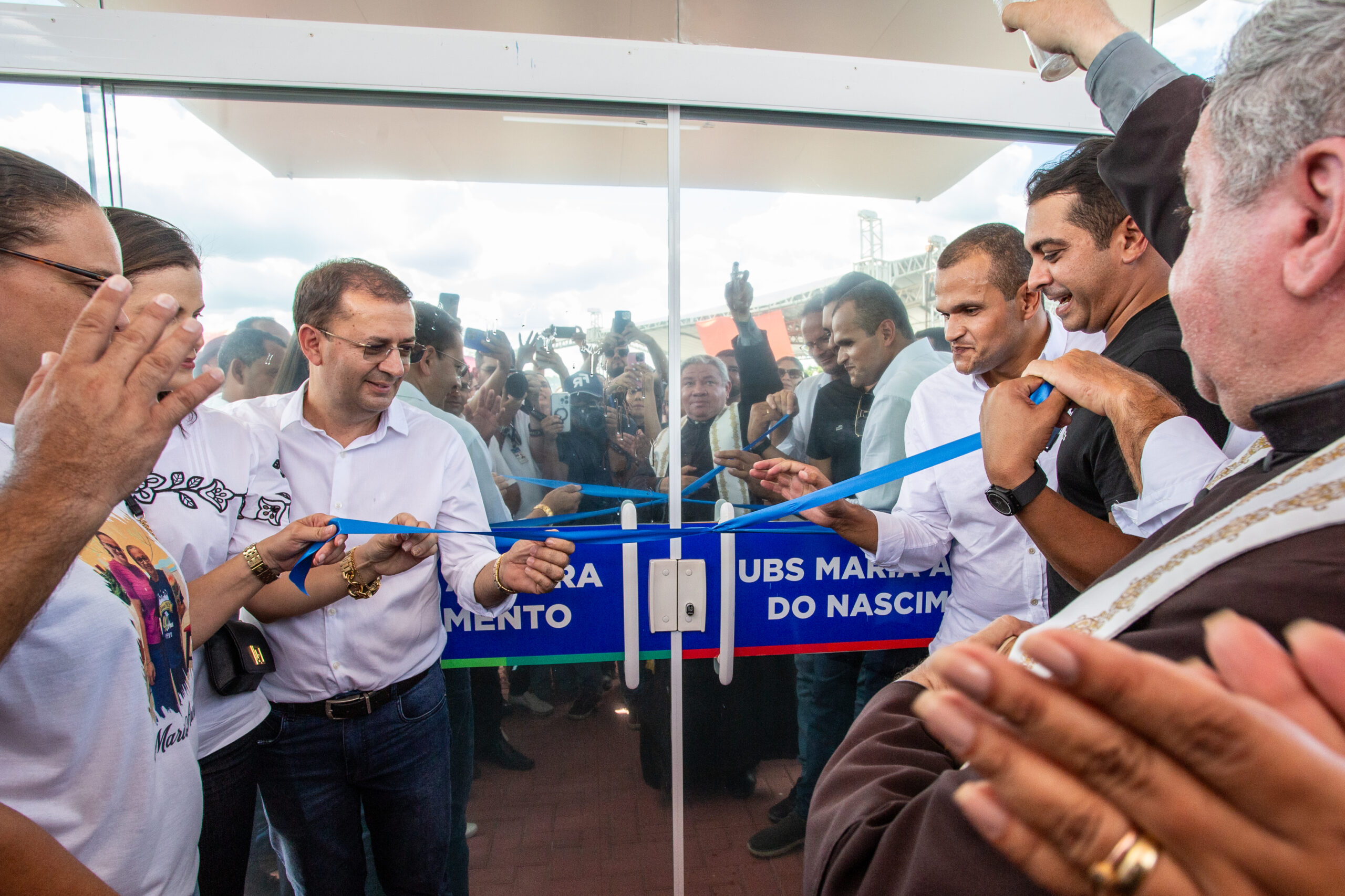 Fernando Rodolfo, ao lado do prefeito Janjão, anuncia 5 milhões em emendas e entrega obras para a saúde e Infraestrutura de Bom Jardim