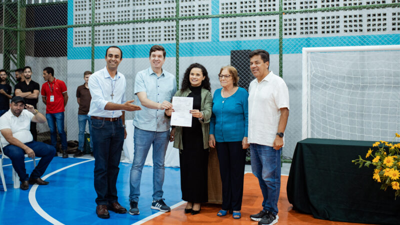 PREFEITA LUCIELLE INAUGURA QUADRA POLIESPORTIVA EM SAPUCARANA