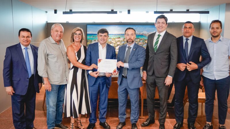 Eduardo da Fonte é agraciado com Diploma do Mérito Aurora Pernambucana de Imprensa 2025