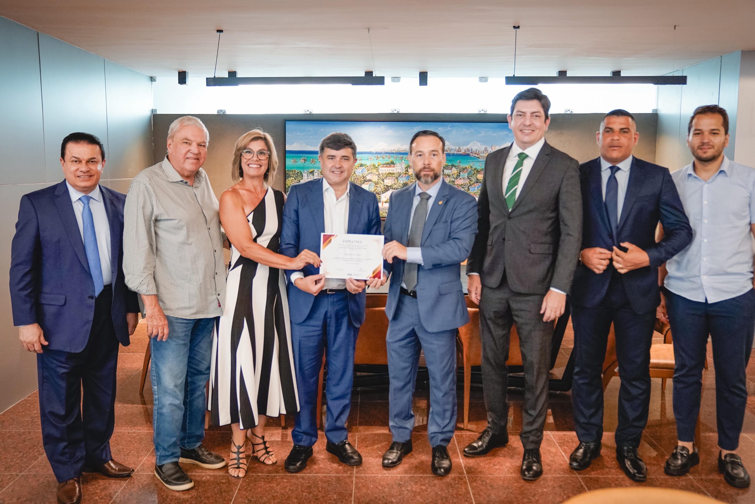 Eduardo da Fonte é agraciado com Diploma do Mérito Aurora Pernambucana de Imprensa 2025
