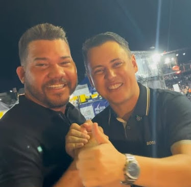 Deputado Abimael Santos visita Festival do Jeans de Toritama ao lado do prefeito Sérgio Colin