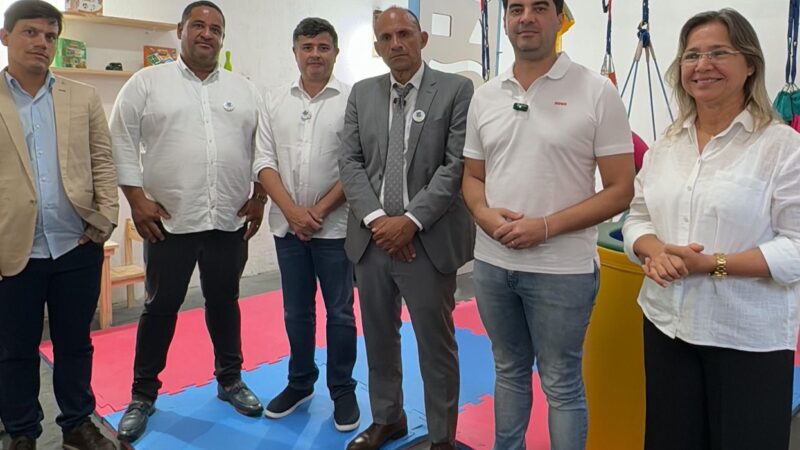 Eduardo da Fonte participa da inauguração da Casa Azul de Taquaritinga do Norte ao lado do prefeito Gena Lins