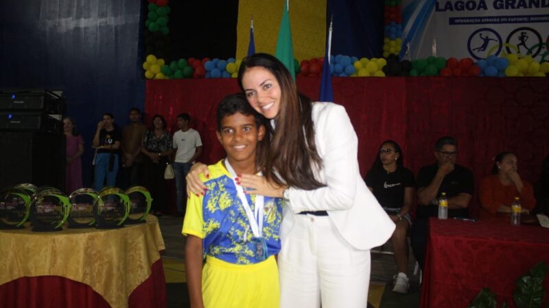 Educação de Lagoa Grande premia os campeões dos Jogos Escolares 2025