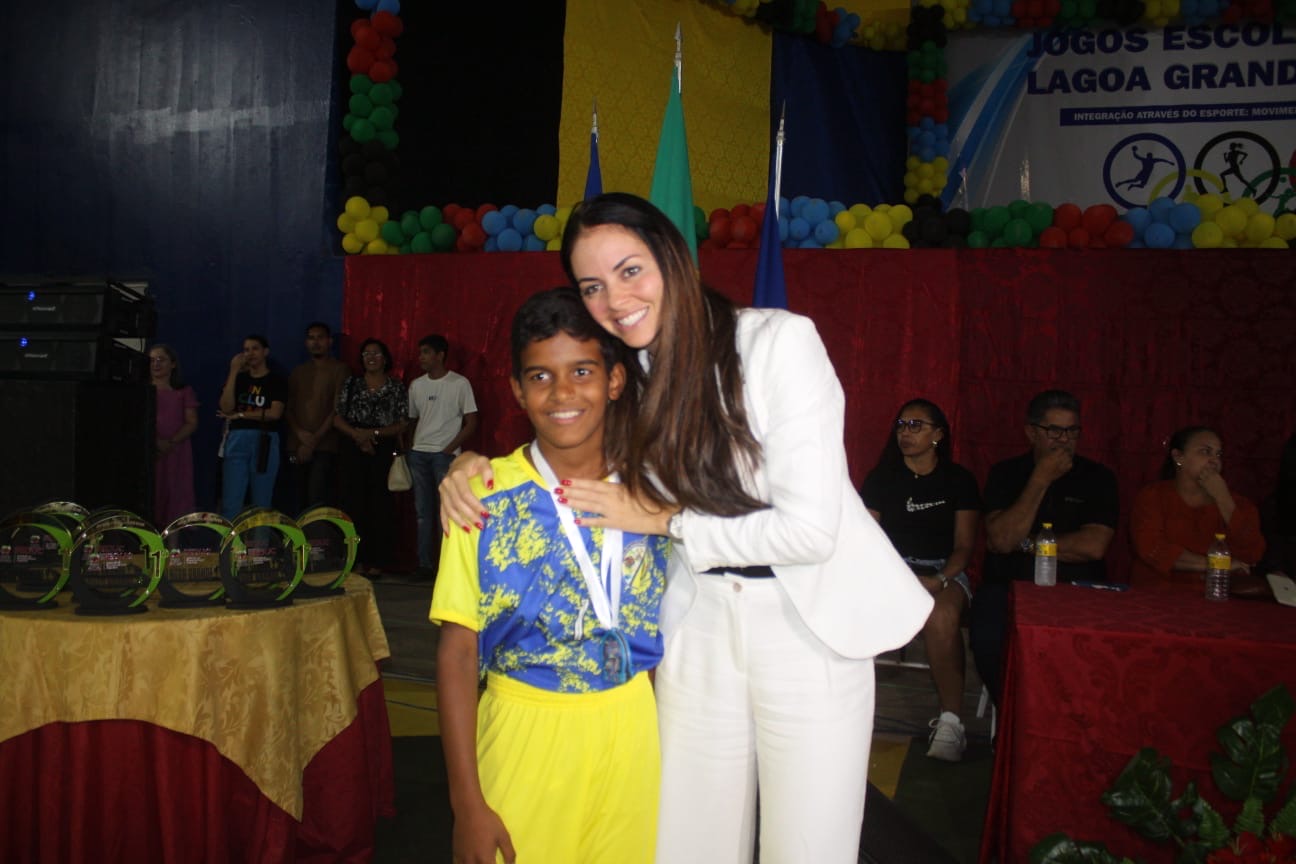 Educação de Lagoa Grande premia os campeões dos Jogos Escolares 2025