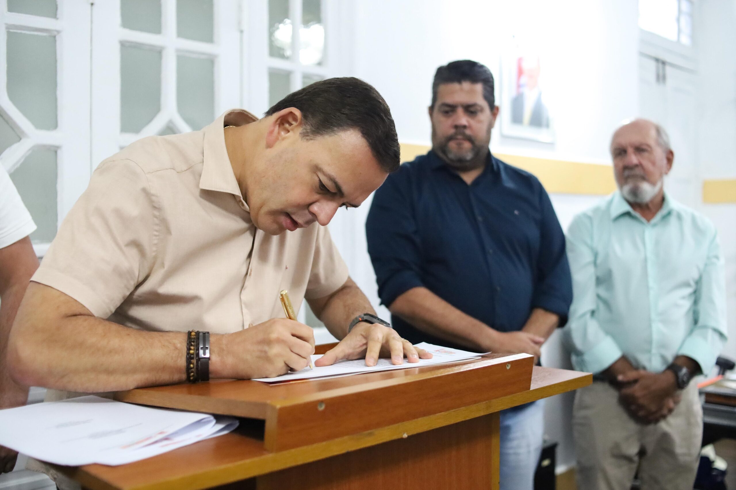 Prefeito Sivaldo Albino autoriza pavimentação de mais 23 ruas e construção de novas praças em Garanhuns