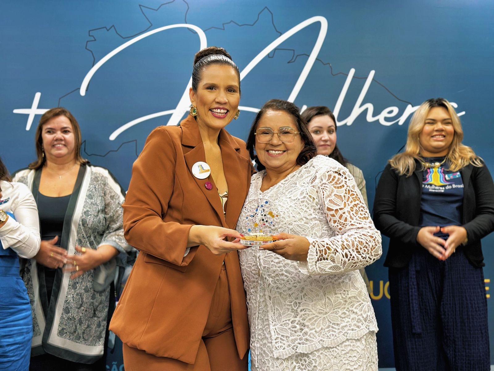 PREFEITA DONA GRAÇA É HOMENAGEADA NO PRÊMIO “BRITES ALBUQUERQUE – MULHERES NO PODER”