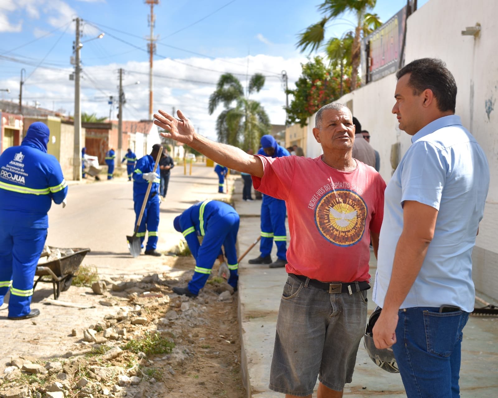 Prefeito Andrei Gonçalves acompanha o início das obras de recuperação das ruas e avenidas de Juazeiro