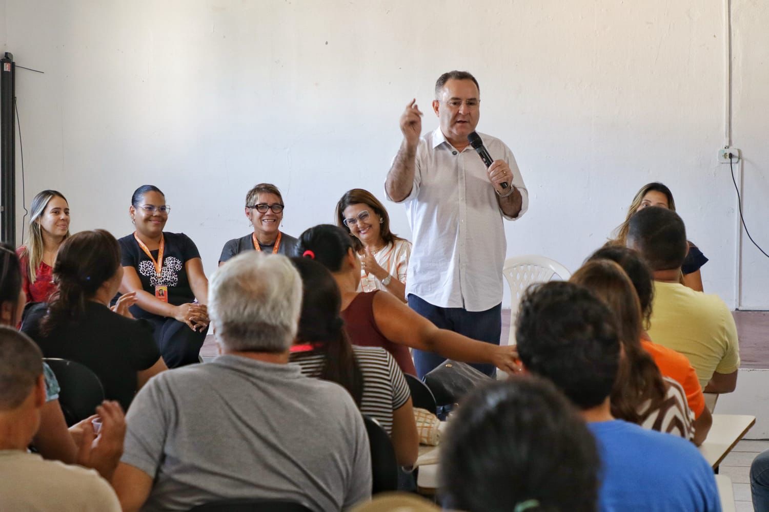 Prefeito Zeca Cavalcanti isenta comerciantes de taxas para barracas do São João 2025 em Arcoverde