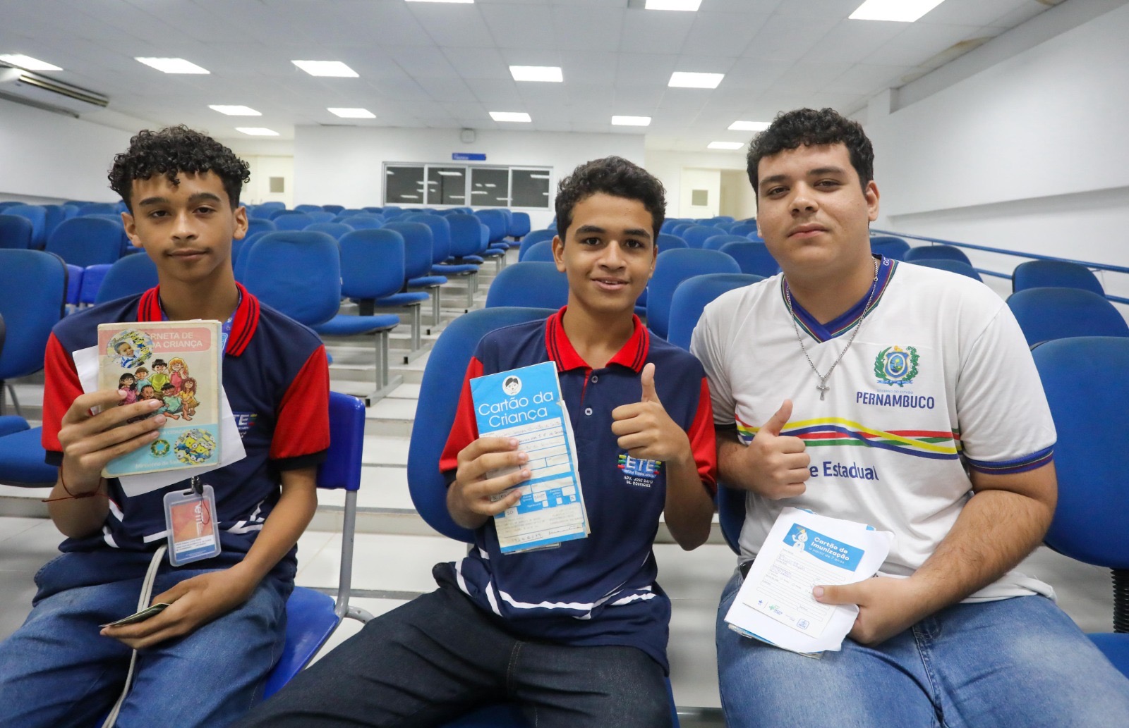 Prefeitura do Jaboatão realiza atualização de caderneta vacinal em Escola Técnica