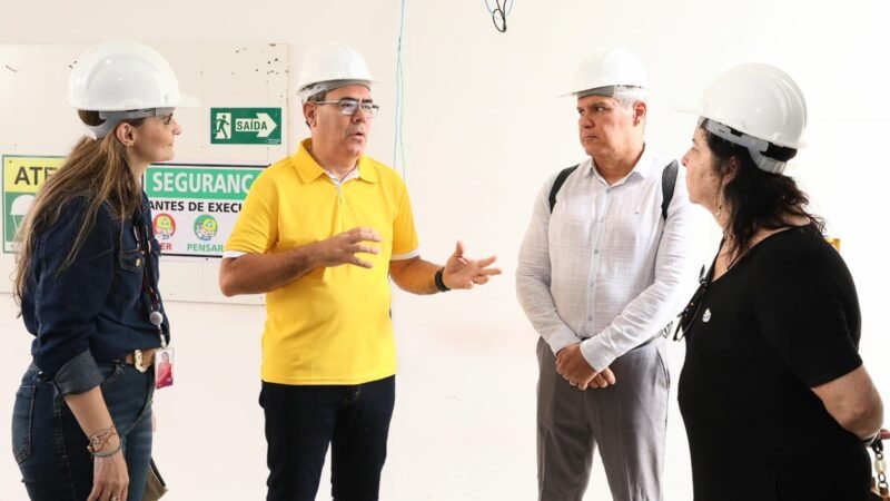 Mano Medeiros e diretora da Afya Jaboatão visitam novo campus em Piedade