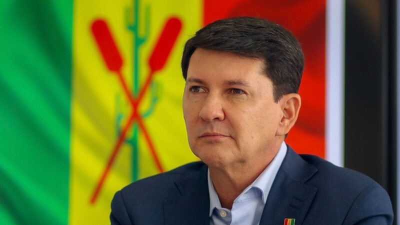 Simão Durando cobra transparência e divisão justa para municípios na concessão bilionária da Compesa