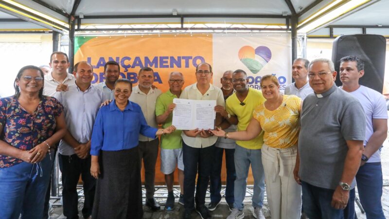 Mano Medeiros assina ordem de serviço para duas obras em Santo Aleixo