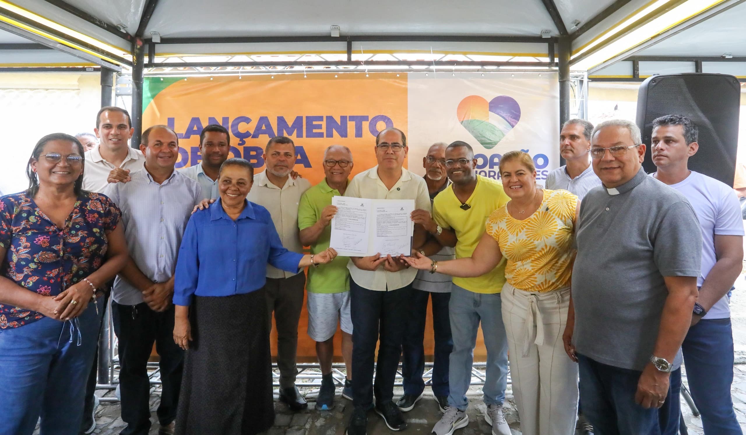 Mano Medeiros assina ordem de serviço para duas obras em Santo Aleixo