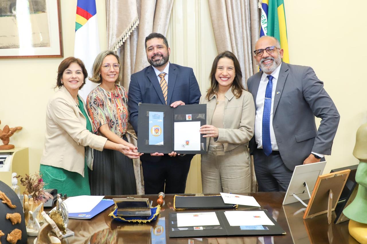 Governo de Pernambuco e Correios lançam selo contra o abuso e a violência sexual direcionado a crianças e adolescentes