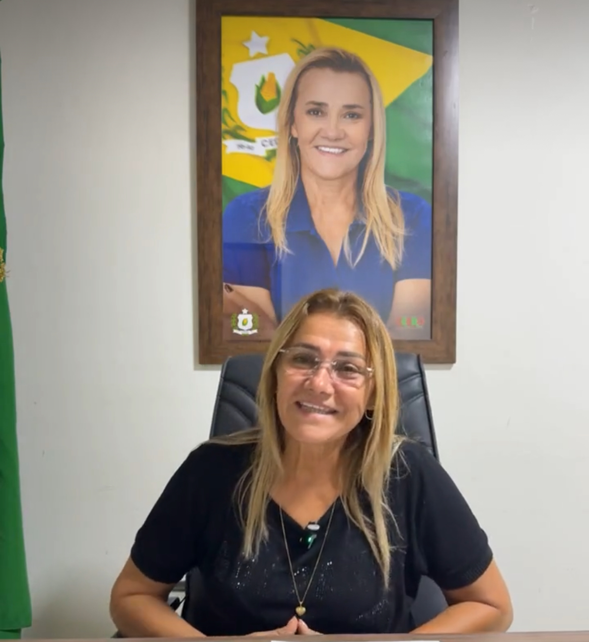 Prefeita Riva Bezerra assina ordem de serviço para calçamento em frente à Creche Padre Lino