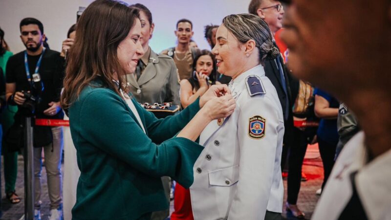 Com entrega de medalhas comemorativas e desfile da tropa, governadora Raquel Lyra comanda cerimônia de 200 anos da Polícia Militar de Pernambuco e destaca investimentos na segurança publica