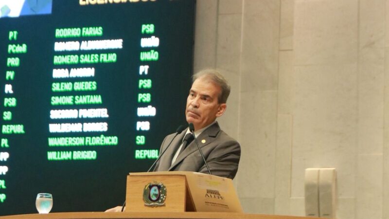 Indignação e solidariedade marcam a fala de Feitosa na Assembleia Legislativa