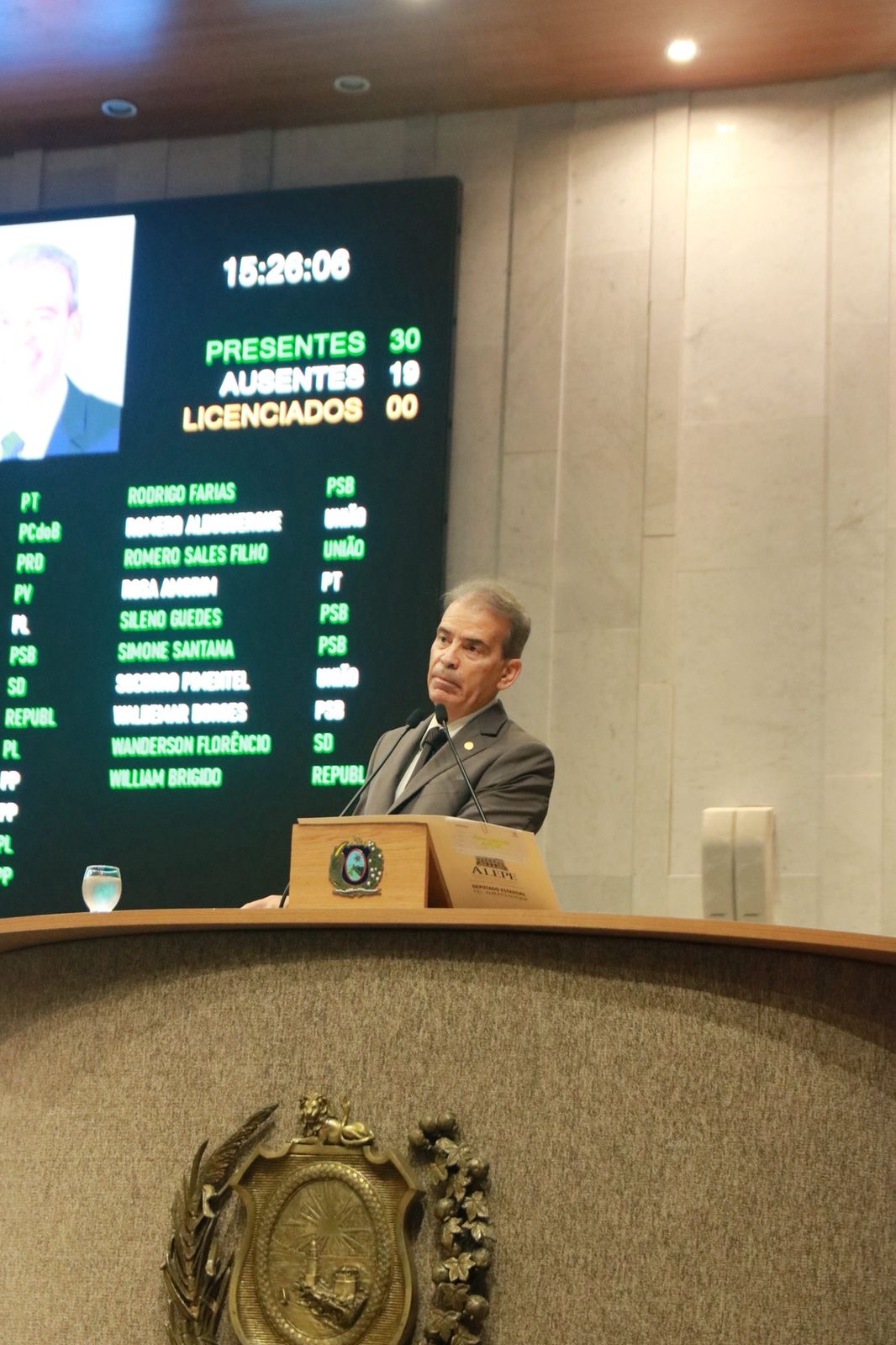 Indignação e solidariedade marcam a fala de Feitosa na Assembleia Legislativa