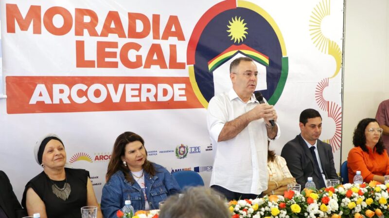 Moradia Legal: Prefeitura de Arcoverde entrega 20 títulos de propriedade e anuncia regularização de mais 140 imóveis