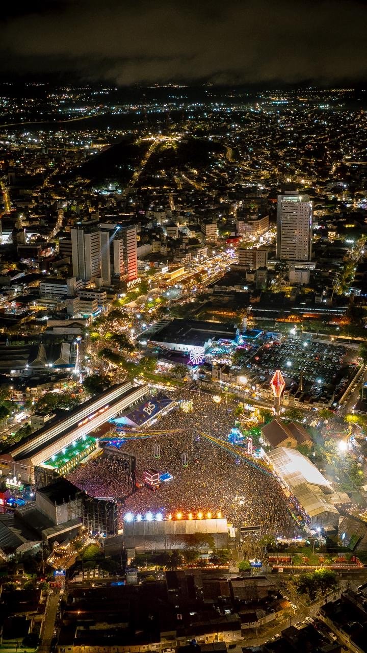Milhares de pessoas lotam o Pátio de Eventos de Caruaru e confirmam o sucesso do São João de verdade
