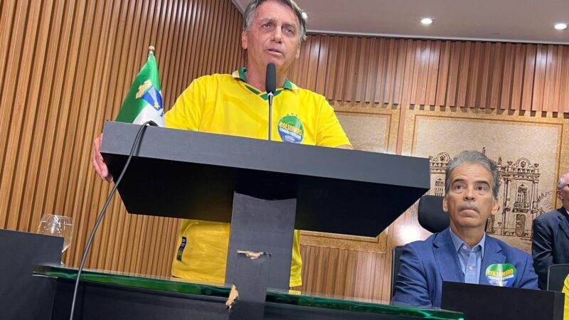 Bolsonaro recebe títulos de cidadão no Rio Grande do NorteFeitosa acompanha agenda