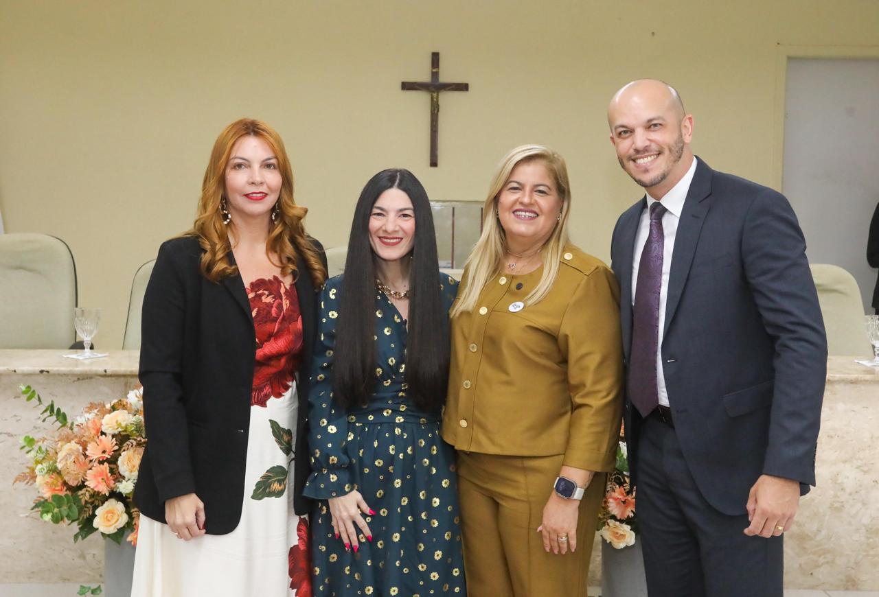 Andréa Medeiros prestigia diplomação da nova diretoria da OAB Jaboatão/ Moreno