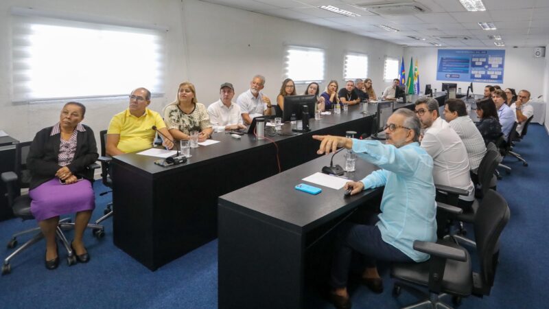 Prefeito Mano reúne secretariado para ouvir Lavareda sobre gestão pública