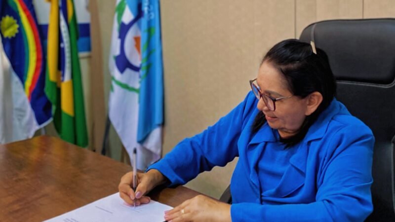 Dona Graça usa redes sociais para comemorar novas conquistas para a saúde de Catende, através do PAC.