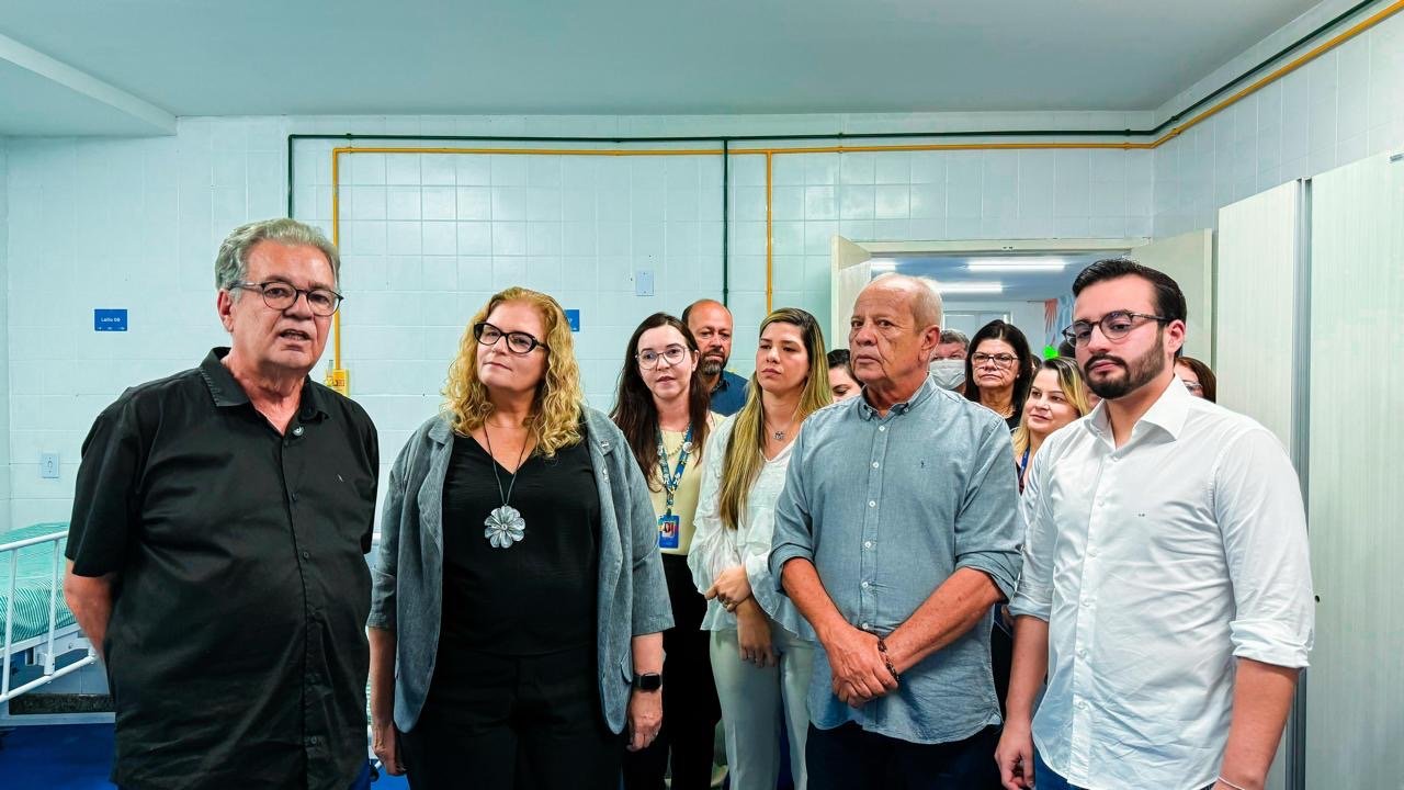 Durante inauguração de enfermaria, Marcílio articula novas verbas com os deputados Lula da Fonte e Antônio Moraes