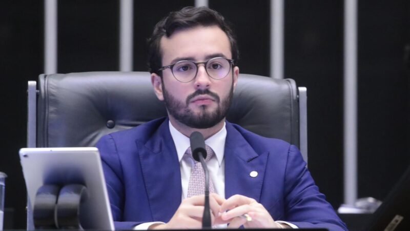 Lula da Fonte pede informações ao Ministério da Saúde sobre remédio para crianças com doença rara