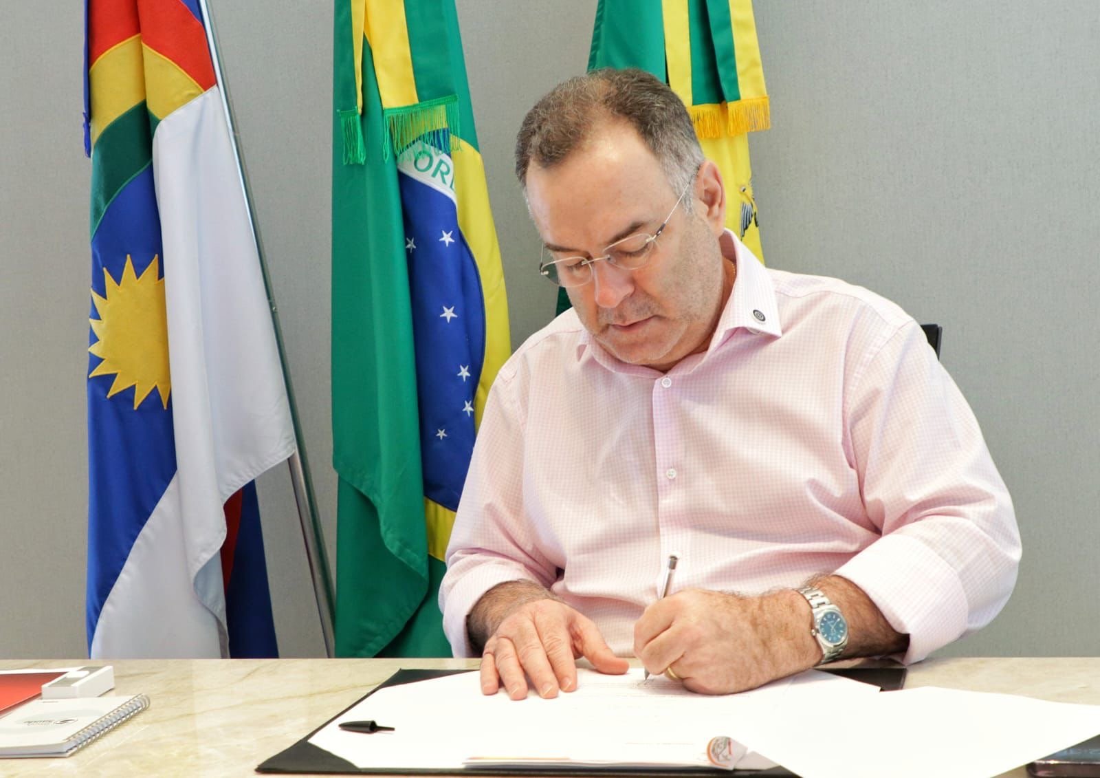 Prefeito Zeca Cavalcanti envia Projeto de Lei para isentar 3.157 famílias da Contribuição de Iluminação Pública em Arcoverde