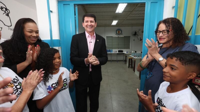 Simão Durando recebe ministra Luciana Santos para entrega de laboratórios científicos em Petrolina