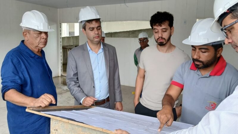 PREFEITO MARCÍLIO RÉGIO VISITA OBRAS E GARANTE RETOMADA DOS SERVIÇOS EM GOIANA
