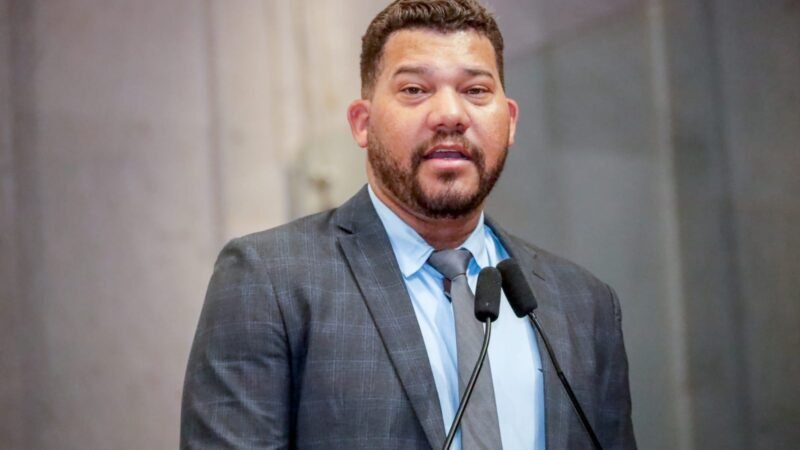 Pernambuco poderá ter novos padrões de qualidade da água: Abimael Santos cria projeto que obriga testes mensais e transparência das concessionárias