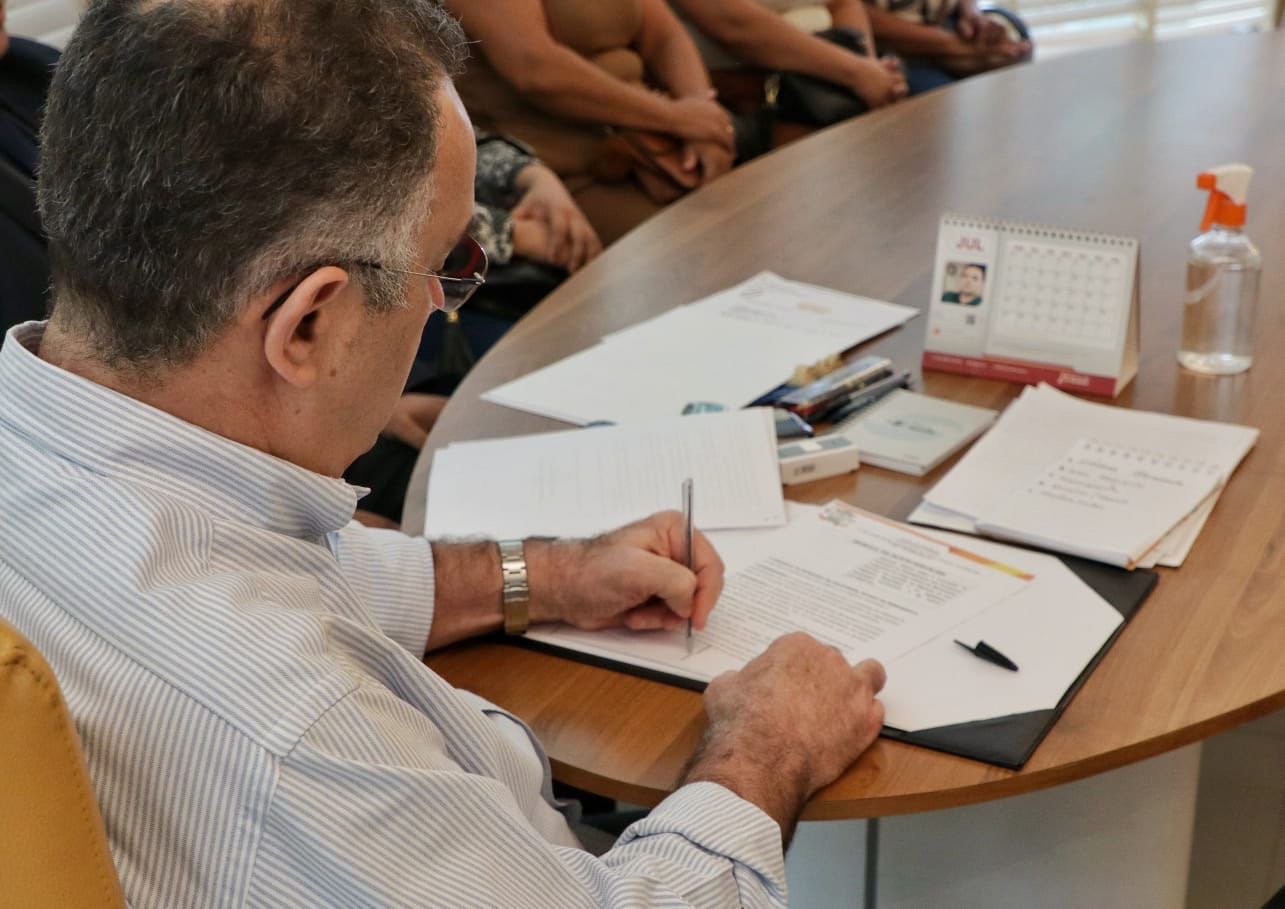 Arcoverde amanhece com notícia boa: Zeca Cavalcanti garante 20% a mais no adicional de insalubridade para merendeiras da rede municipal