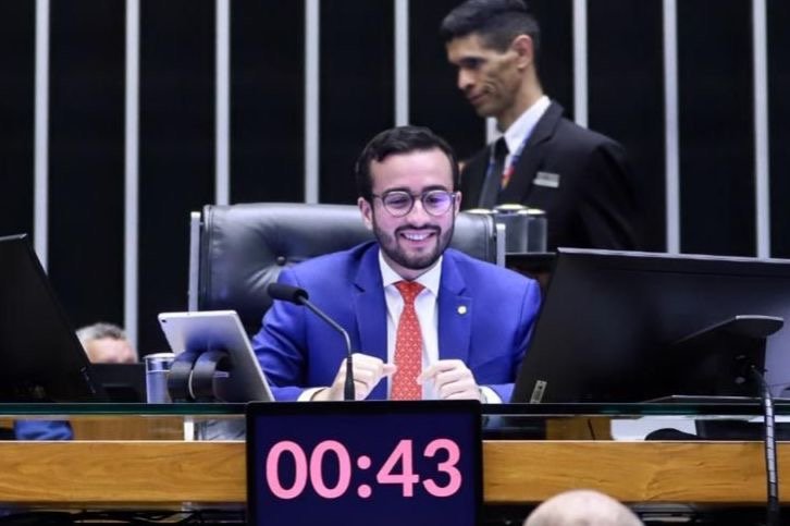 Projeto de Lula da Fonte que garante prioridade na restituição do IR para responsáveis por pessoas neuroatípicas é aprovado na Comissão da Pessoa com Deficiência